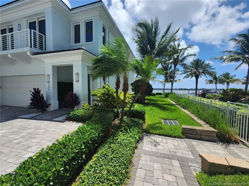 Photo of 104 Water Club CT N, North Palm Beach, FL 33408 (MLS # M20055743)