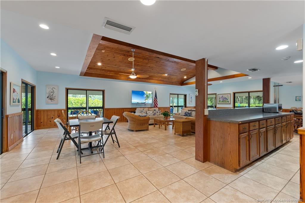 Stuart, Florida 34997, United States, 3 Bedrooms Bedrooms, ,3 BathroomsBathrooms,Residential,Pending,12920