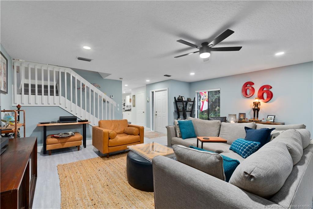 Stuart, Florida 34997, United States, 3 Bedrooms Bedrooms, ,3 BathroomsBathrooms,Residential,Pending,12920