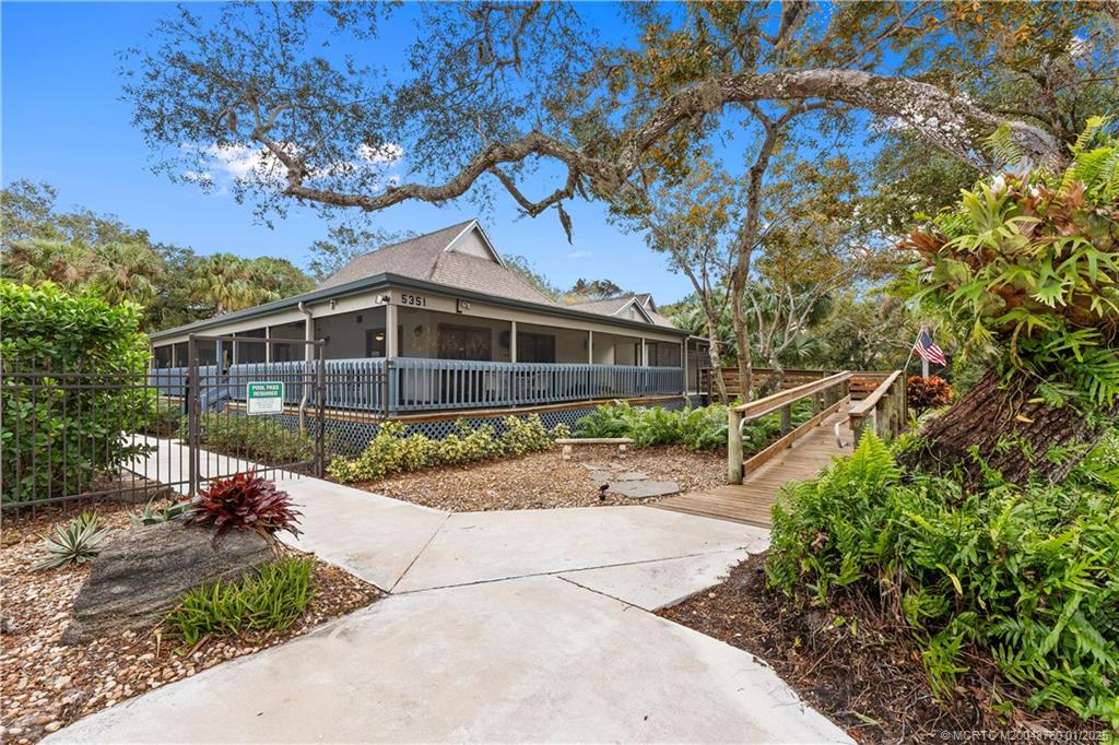 Stuart, Florida 34997, United States, 3 Bedrooms Bedrooms, ,3 BathroomsBathrooms,Residential,Pending,12920