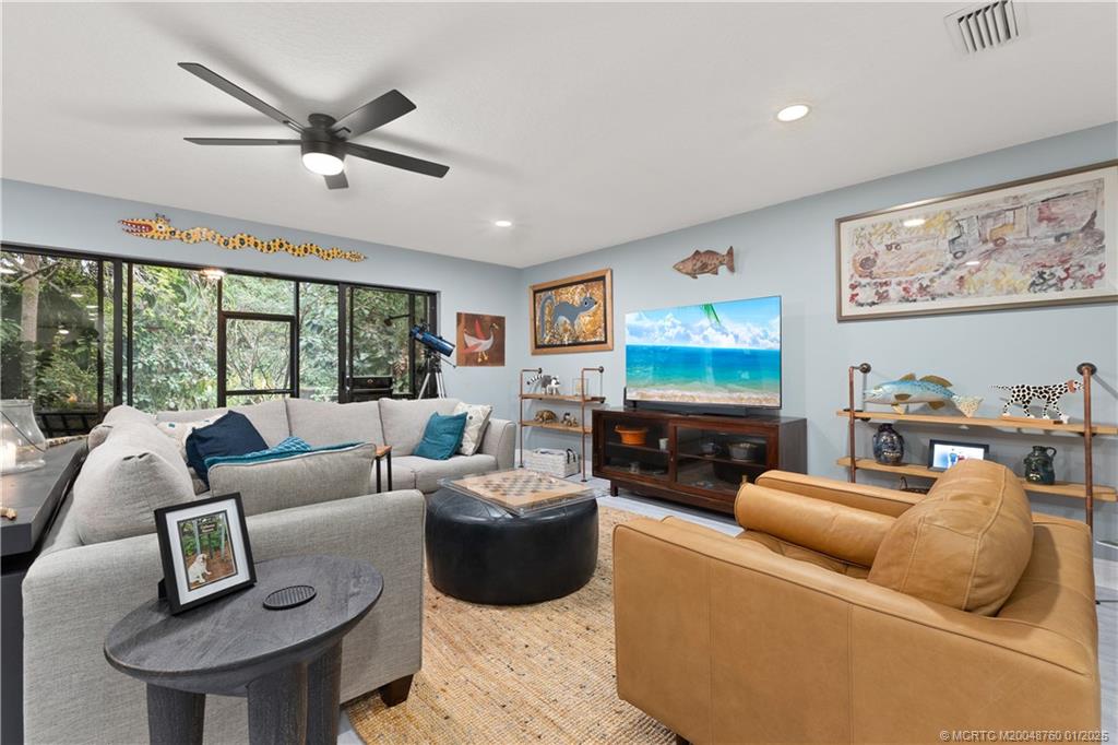 Stuart, Florida 34997, United States, 3 Bedrooms Bedrooms, ,3 BathroomsBathrooms,Residential,Pending,12920