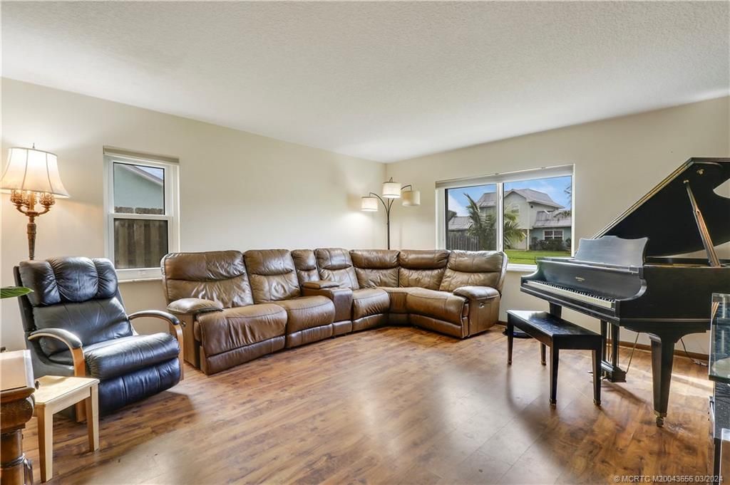 Photo of 261 SE Villas Street, Stuart, FL 34994 (MLS # M20043656)