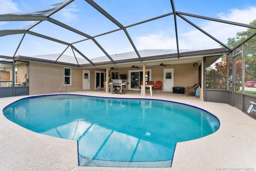 Photo of 2538 SE Jason Avenue, Port Saint Lucie, FL 34952 (MLS # M20039871)