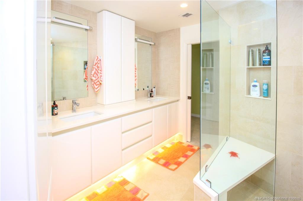 Stuart, Florida 34996, United States, 2 Bedrooms Bedrooms, ,2 BathroomsBathrooms,Residential,Active,238481