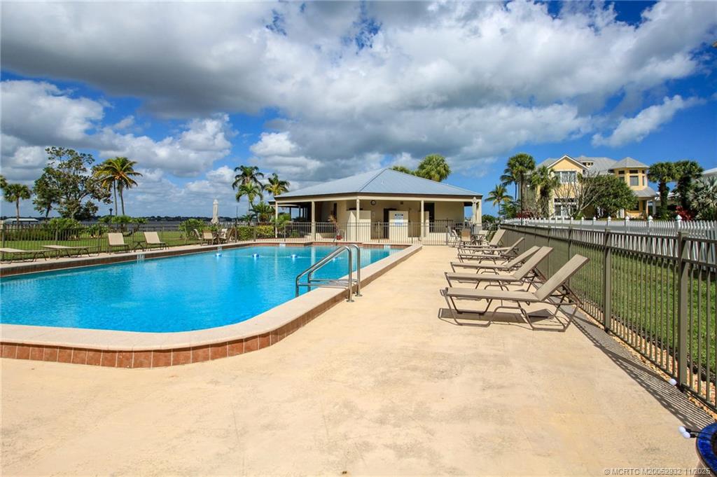 Stuart, Florida 34996, United States, 2 Bedrooms Bedrooms, ,2 BathroomsBathrooms,Residential,Active,238481