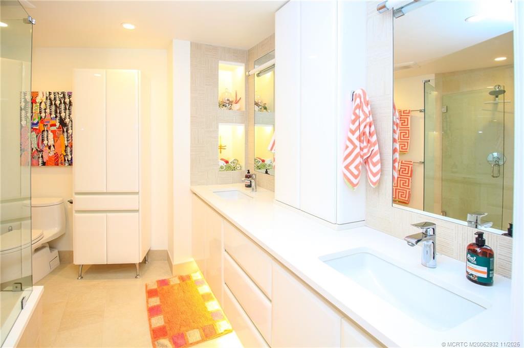 Stuart, Florida 34996, United States, 2 Bedrooms Bedrooms, ,2 BathroomsBathrooms,Residential,Active,238481