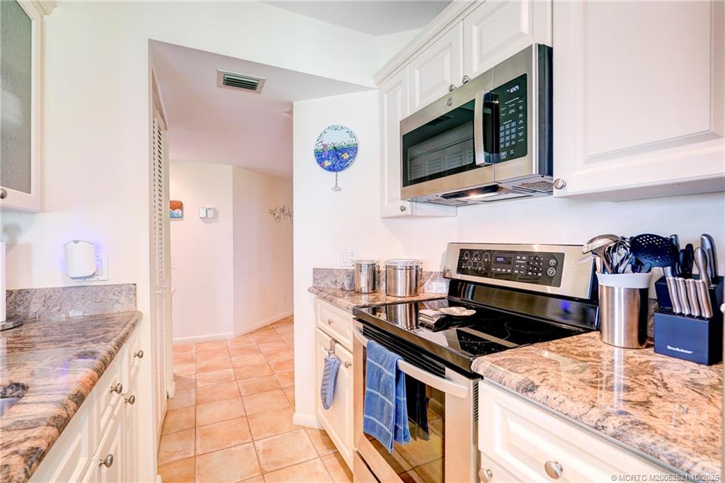 Stuart, Florida 34996, United States, 3 Bedrooms Bedrooms, ,3 BathroomsBathrooms,Residential,Active,223164