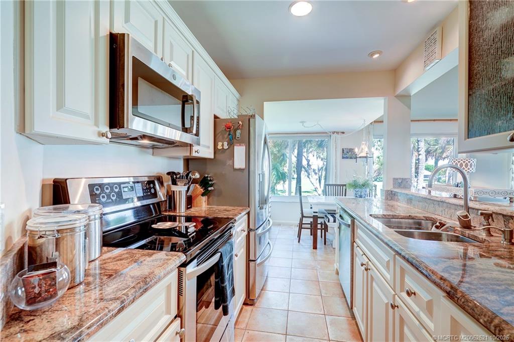 Stuart, Florida 34996, United States, 3 Bedrooms Bedrooms, ,3 BathroomsBathrooms,Residential,Active,223164