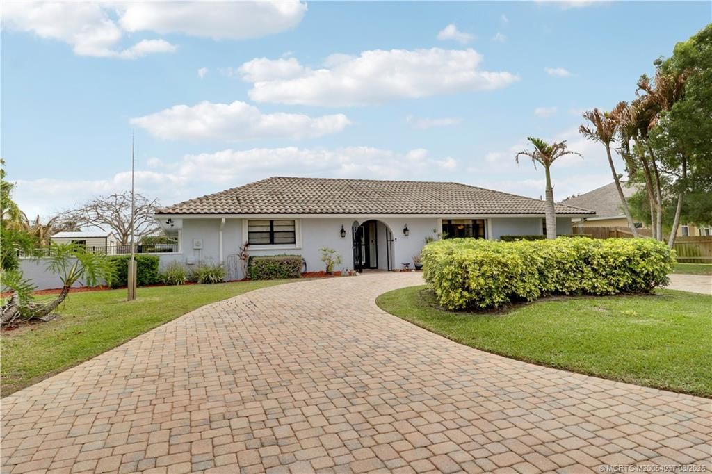 Photo of 4379 SE Tall Pines Avenue, Stuart, FL 34997 (MLS # M20054937)