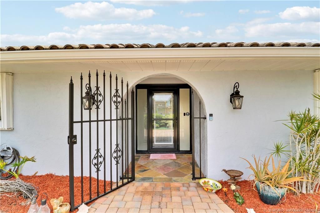 Photo of 4379 SE Tall Pines Avenue, Stuart, FL 34997 (MLS # M20054937)