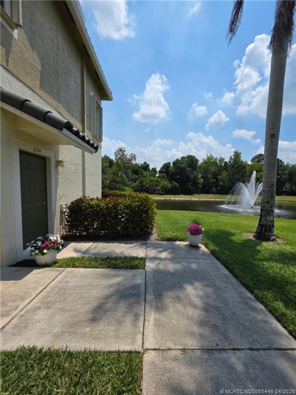 Photo of 1560 SE Hampshire Way #204, Stuart, FL 34994 (MLS # M20055446)