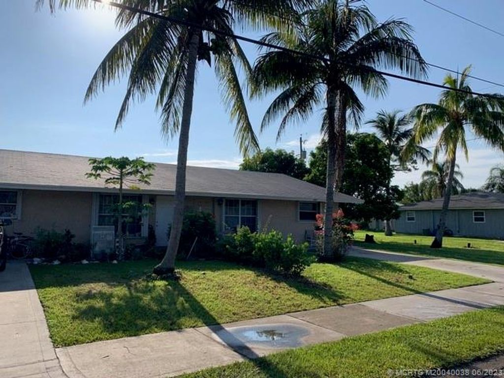 Photo of 3087 SE Golden Gate Avenue, Stuart, FL 34997 (MLS # M20040038)