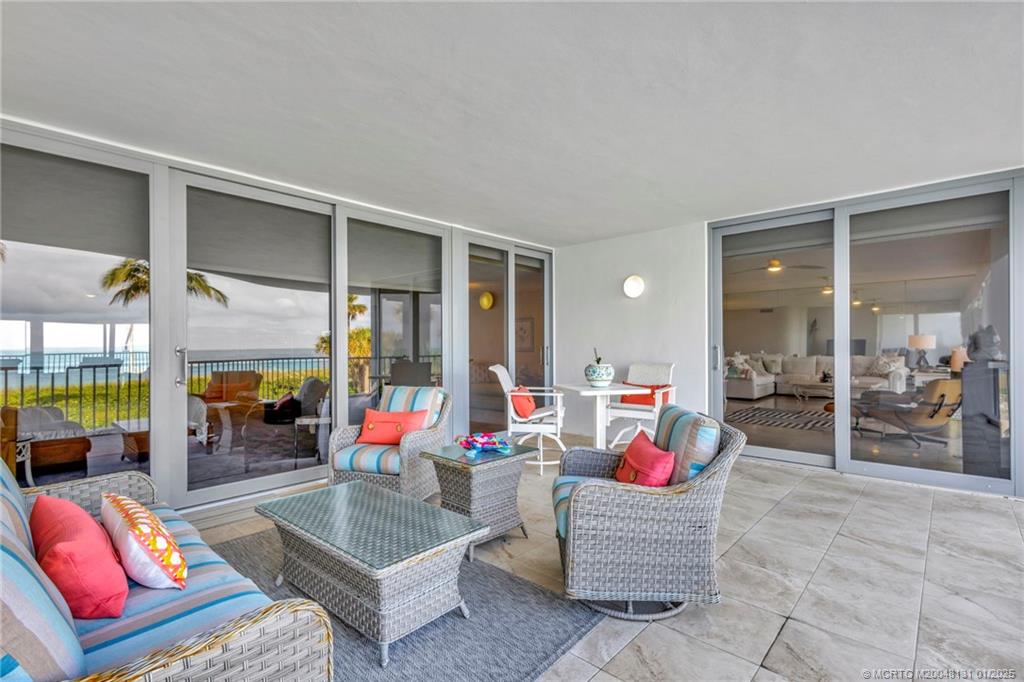 Stuart, Florida 34996, United States, 2 Bedrooms Bedrooms, ,3 BathroomsBathrooms,Residential,Pending,24740