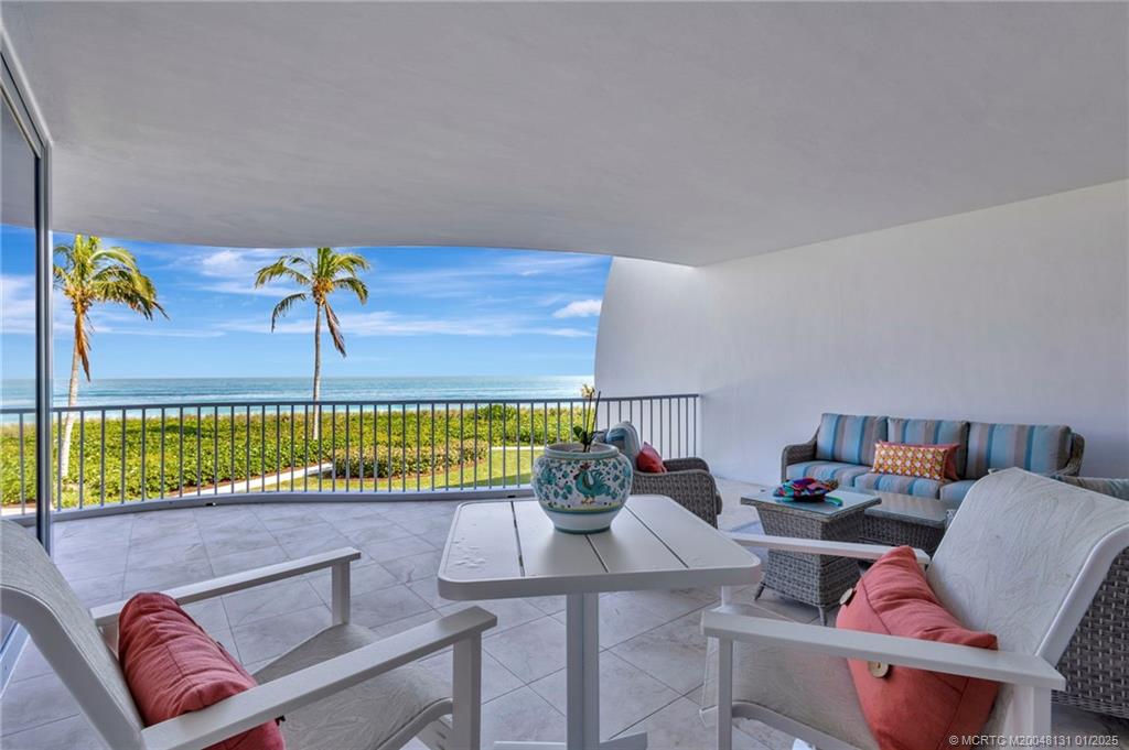 Stuart, Florida 34996, United States, 2 Bedrooms Bedrooms, ,3 BathroomsBathrooms,Residential,Pending,24740