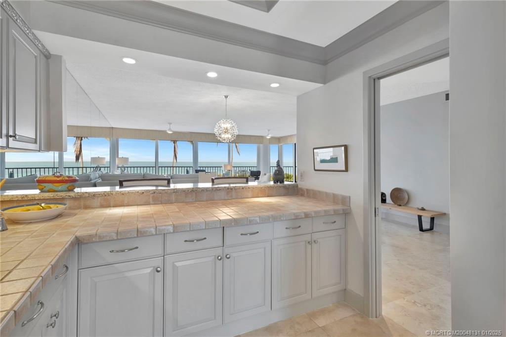 Stuart, Florida 34996, United States, 2 Bedrooms Bedrooms, ,3 BathroomsBathrooms,Residential,Pending,24740