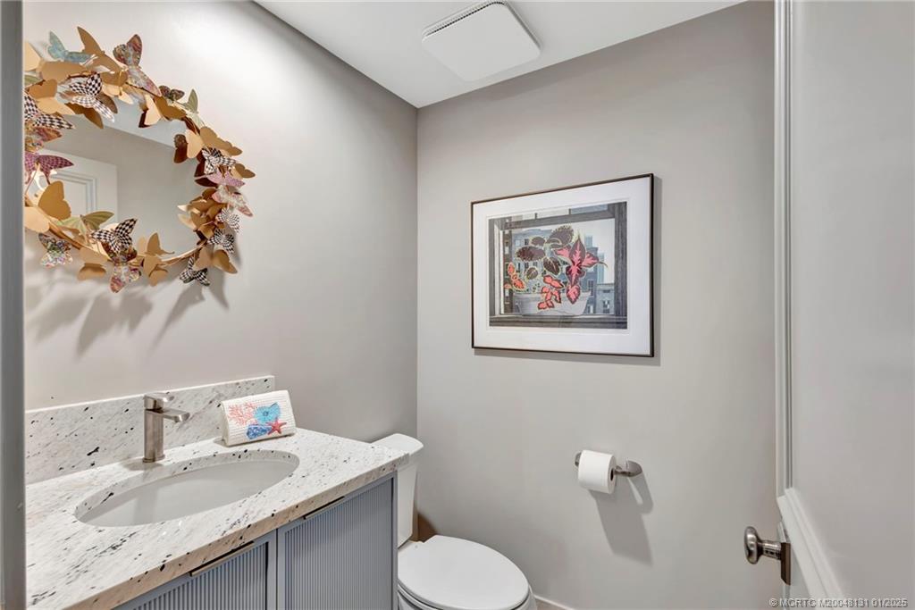 Stuart, Florida 34996, United States, 2 Bedrooms Bedrooms, ,3 BathroomsBathrooms,Residential,Pending,24740