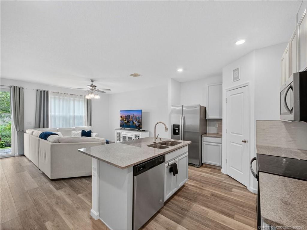 Photo of 305 SE Halifax Lane, Stuart, FL 34994 (MLS # M20052623)