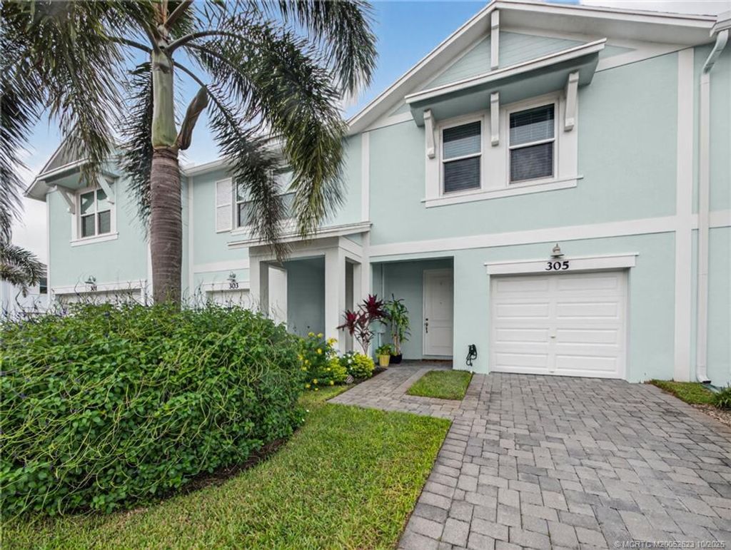 Photo of 305 SE Halifax Lane, Stuart, FL 34994 (MLS # M20052623)