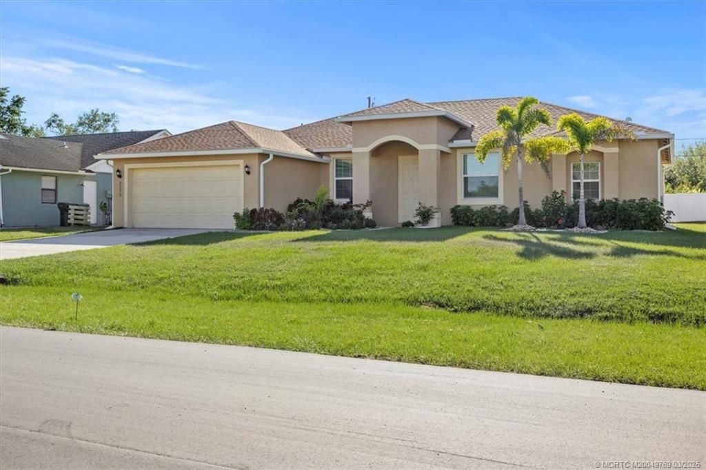 Photo of 3272 SW Constellation Road, Port Saint Lucie, FL 34953 (MLS # M20049769)