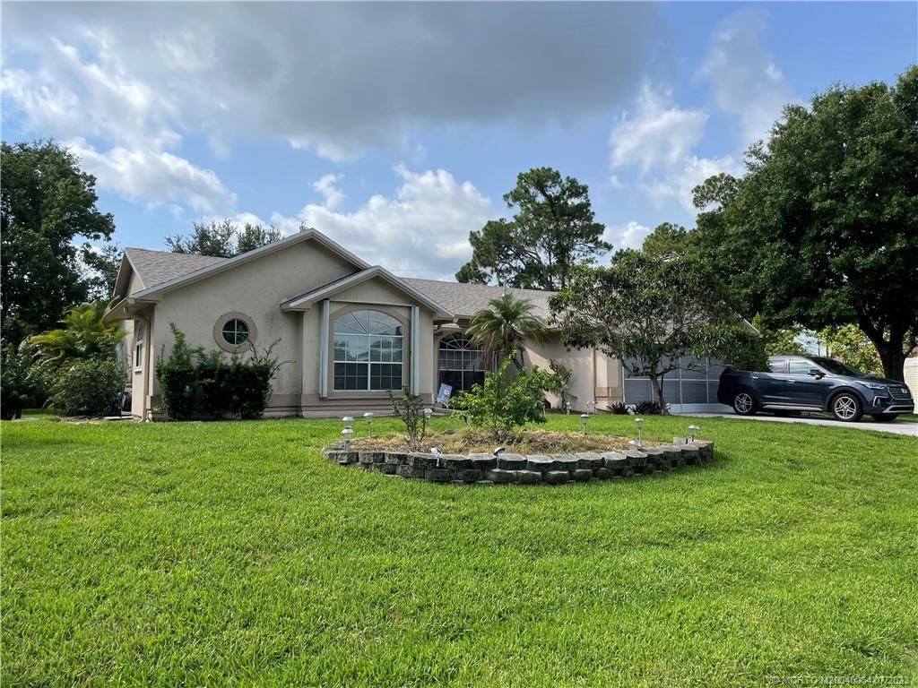 Photo of 104 SW Sebring Circle, Port Saint Lucie, FL 34953 (MLS # M20040064)