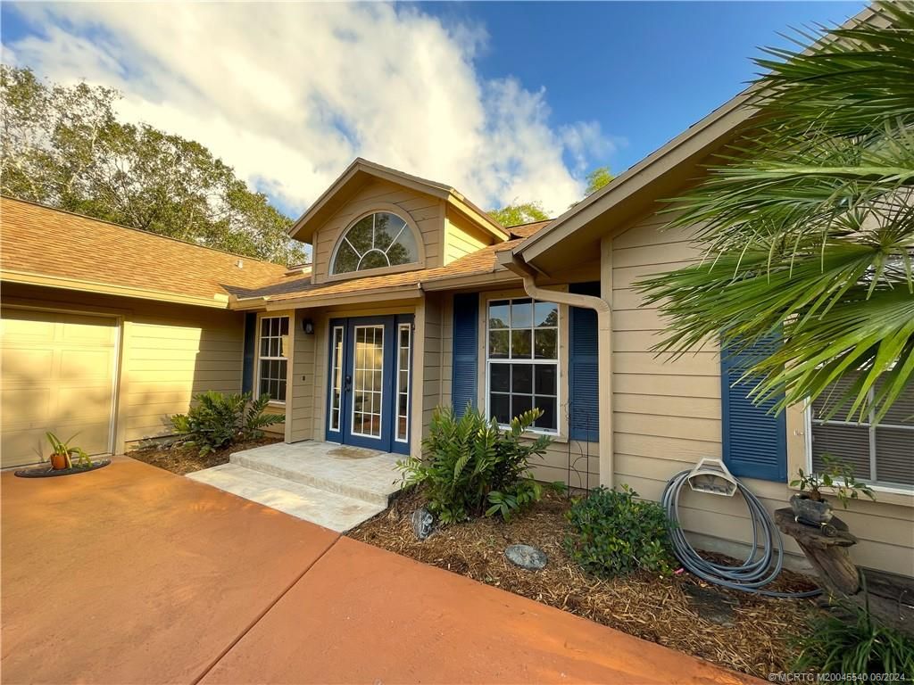 Photo of 2927 SW Palm Brook Court, Palm City, FL 34990 (MLS # M20045540)