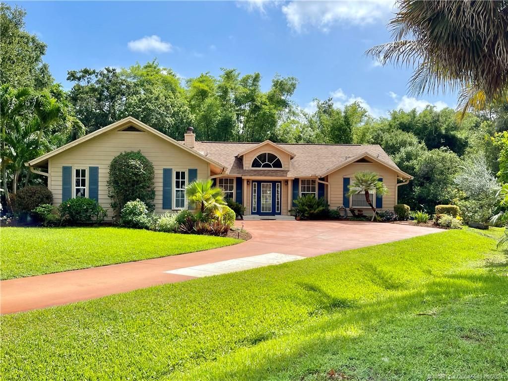 Photo of 2927 SW Palm Brook Court, Palm City, FL 34990 (MLS # M20045540)