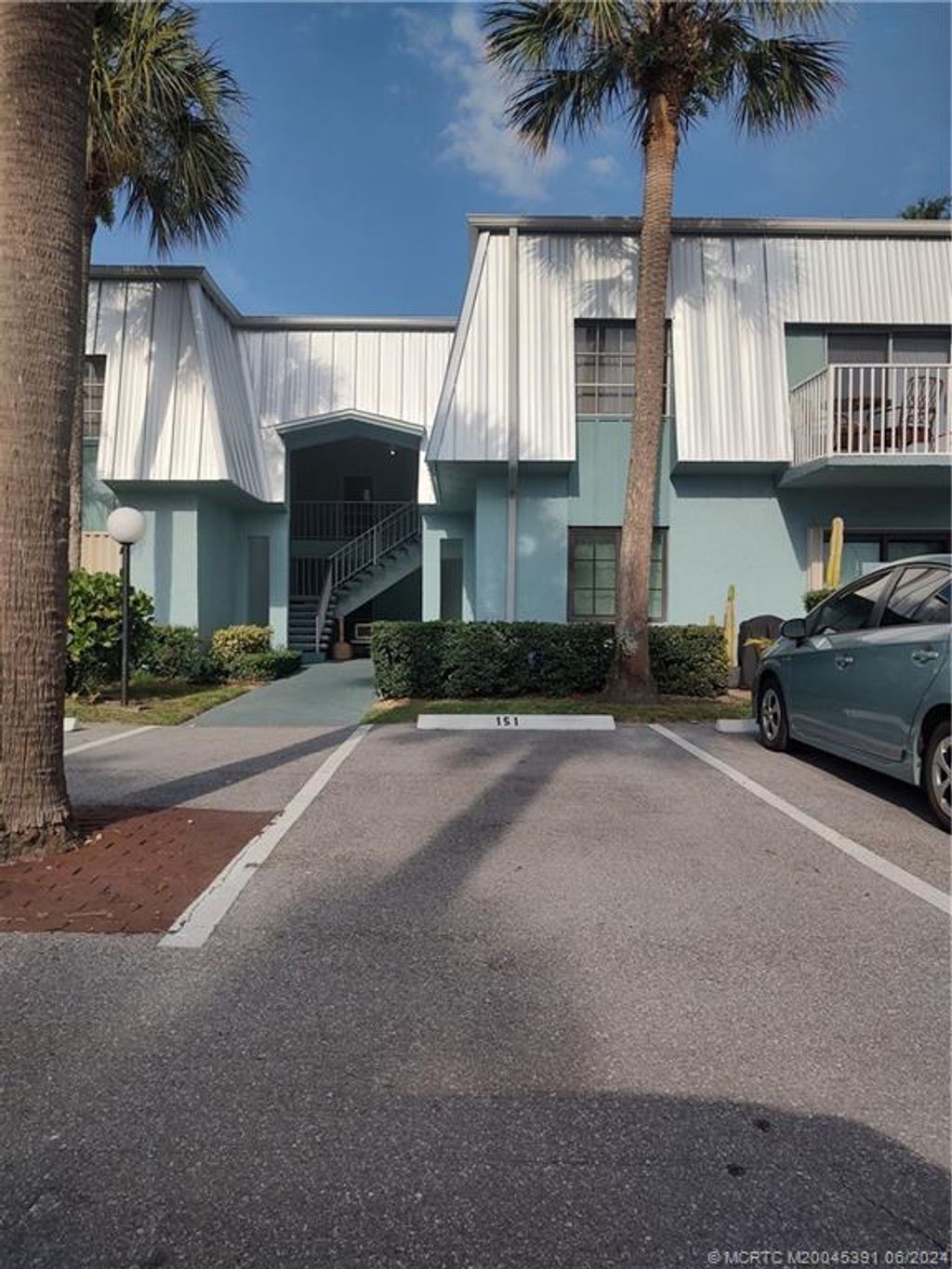 Photo of 950 S Kanner Highway #B1, Stuart, FL 34994 (MLS # M20045391)