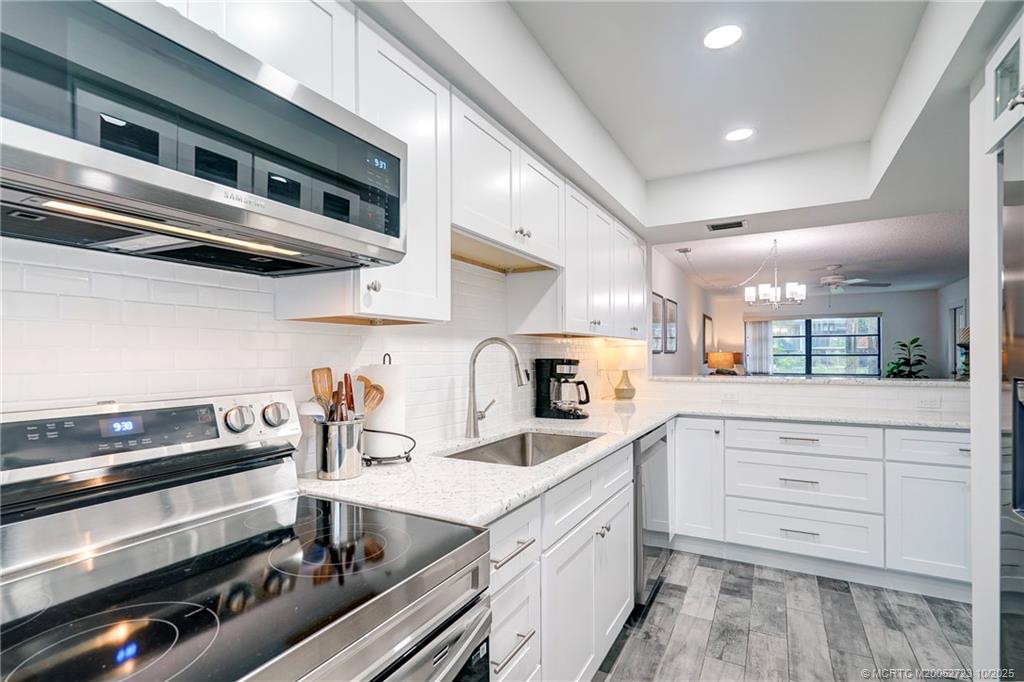 Stuart, Florida 34996, United States, 1 Bedroom Bedrooms, ,2 BathroomsBathrooms,Residential,Active,230845