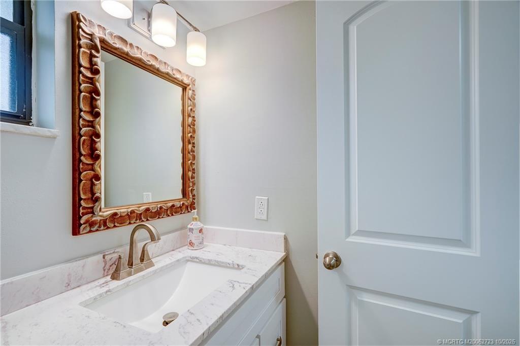 Stuart, Florida 34996, United States, 1 Bedroom Bedrooms, ,2 BathroomsBathrooms,Residential,Active,230845