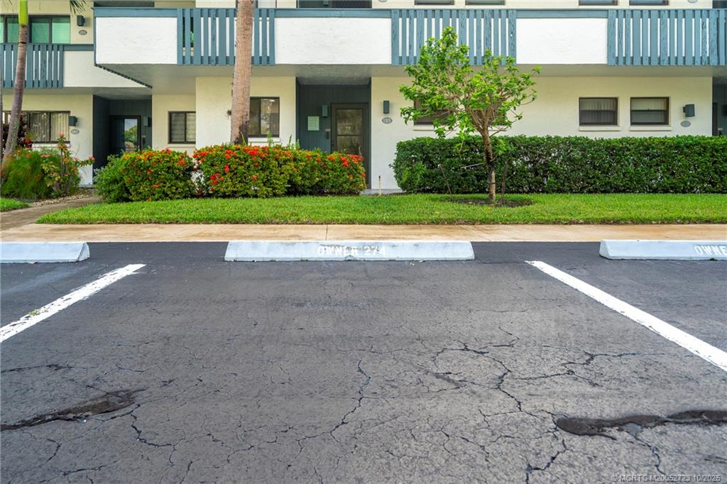 Stuart, Florida 34996, United States, 1 Bedroom Bedrooms, ,2 BathroomsBathrooms,Residential,Active,230845