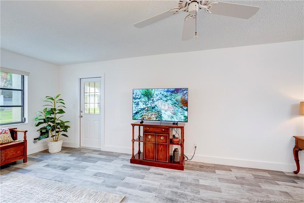 Stuart, Florida 34996, United States, 1 Bedroom Bedrooms, ,2 BathroomsBathrooms,Residential,Active,230845