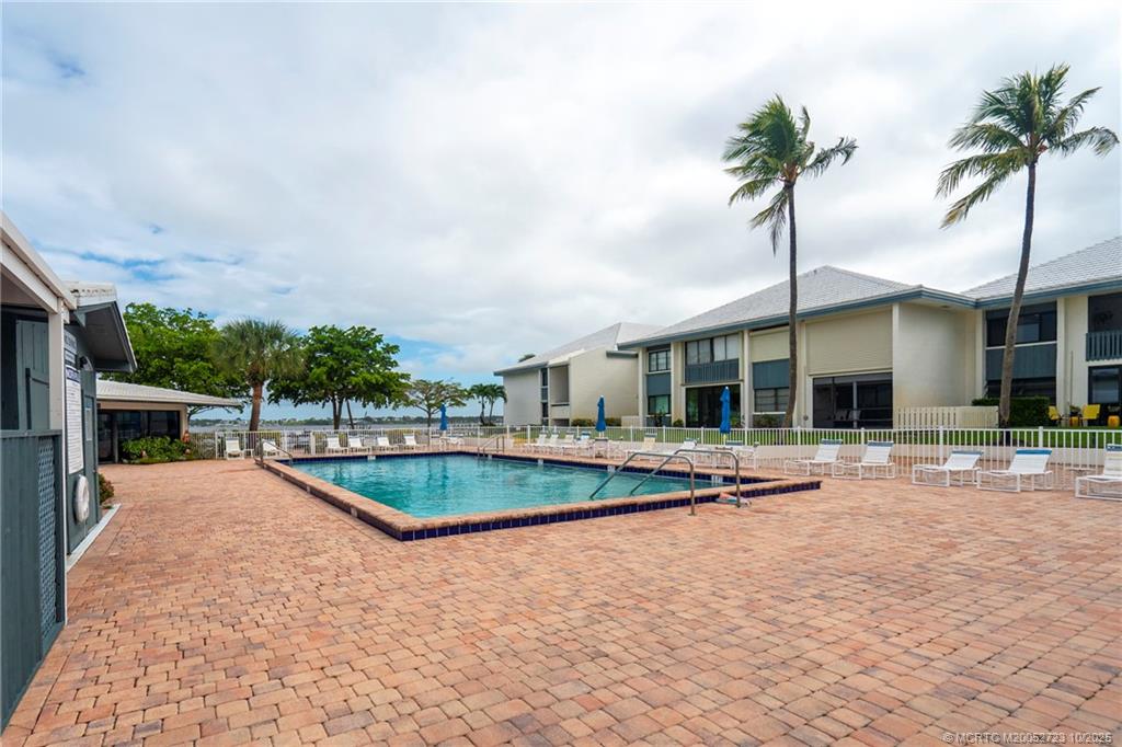 Stuart, Florida 34996, United States, 1 Bedroom Bedrooms, ,2 BathroomsBathrooms,Residential,Active,230845