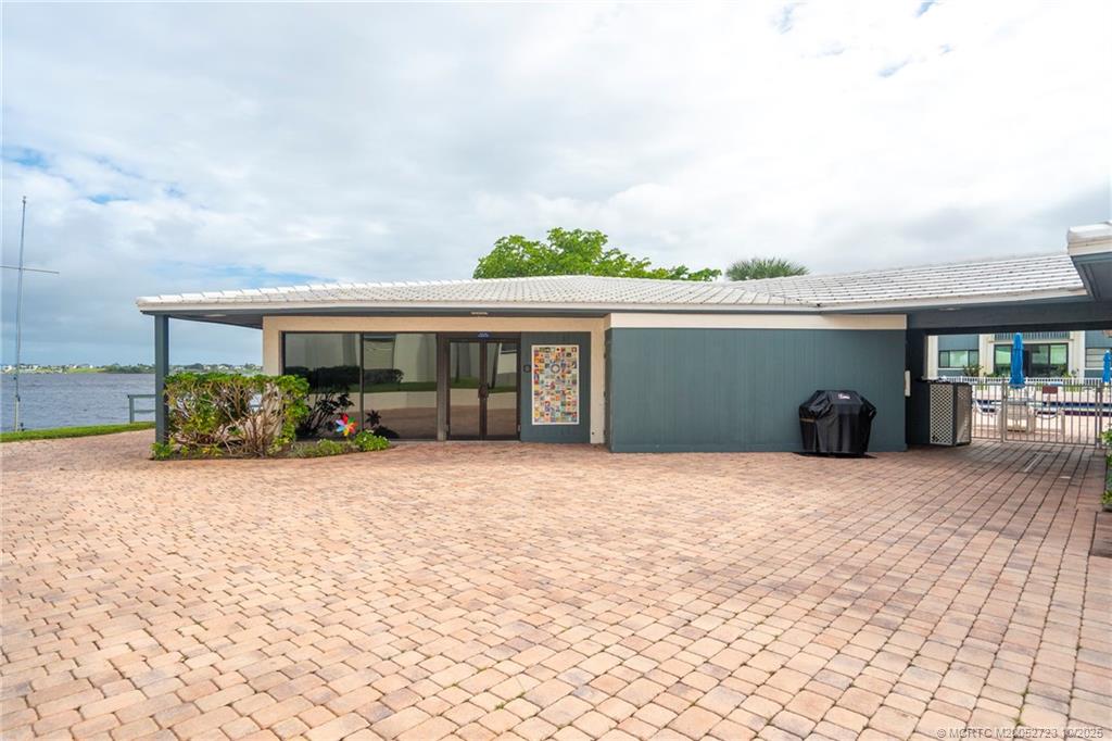 Stuart, Florida 34996, United States, 1 Bedroom Bedrooms, ,2 BathroomsBathrooms,Residential,Active,230845