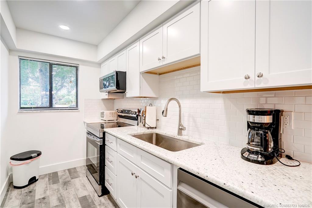 Stuart, Florida 34996, United States, 1 Bedroom Bedrooms, ,2 BathroomsBathrooms,Residential,Active,230845