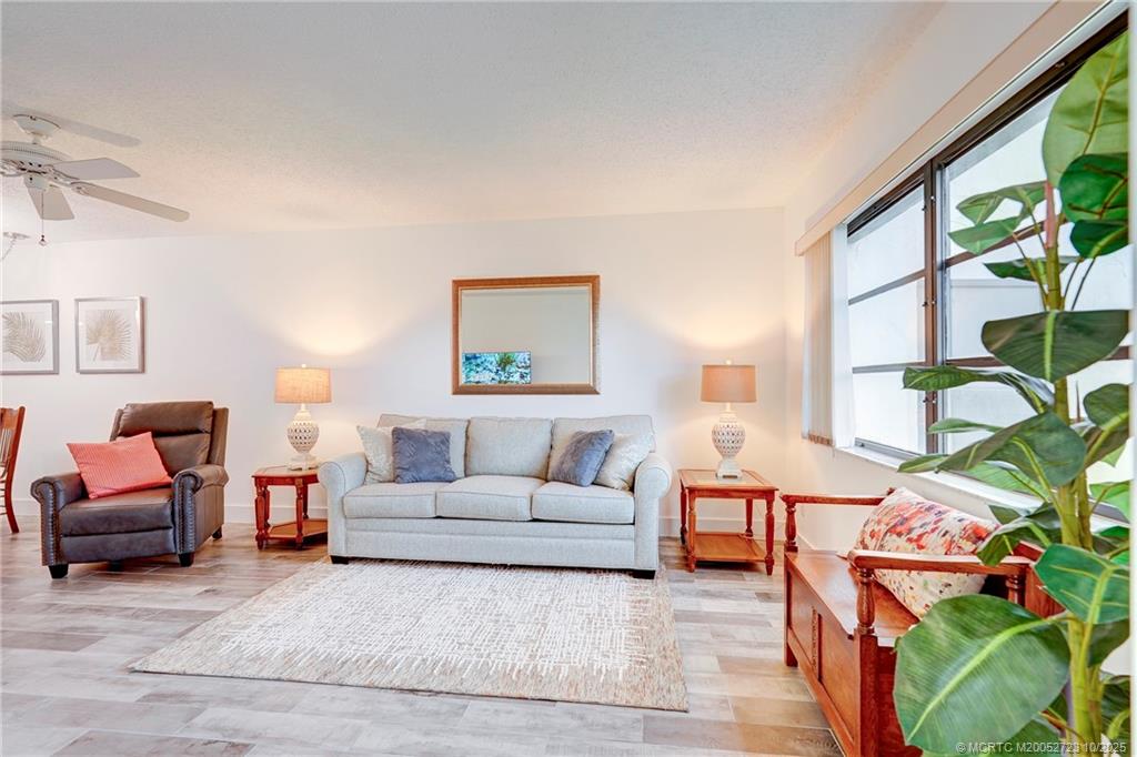 Stuart, Florida 34996, United States, 1 Bedroom Bedrooms, ,2 BathroomsBathrooms,Residential,Active,230845