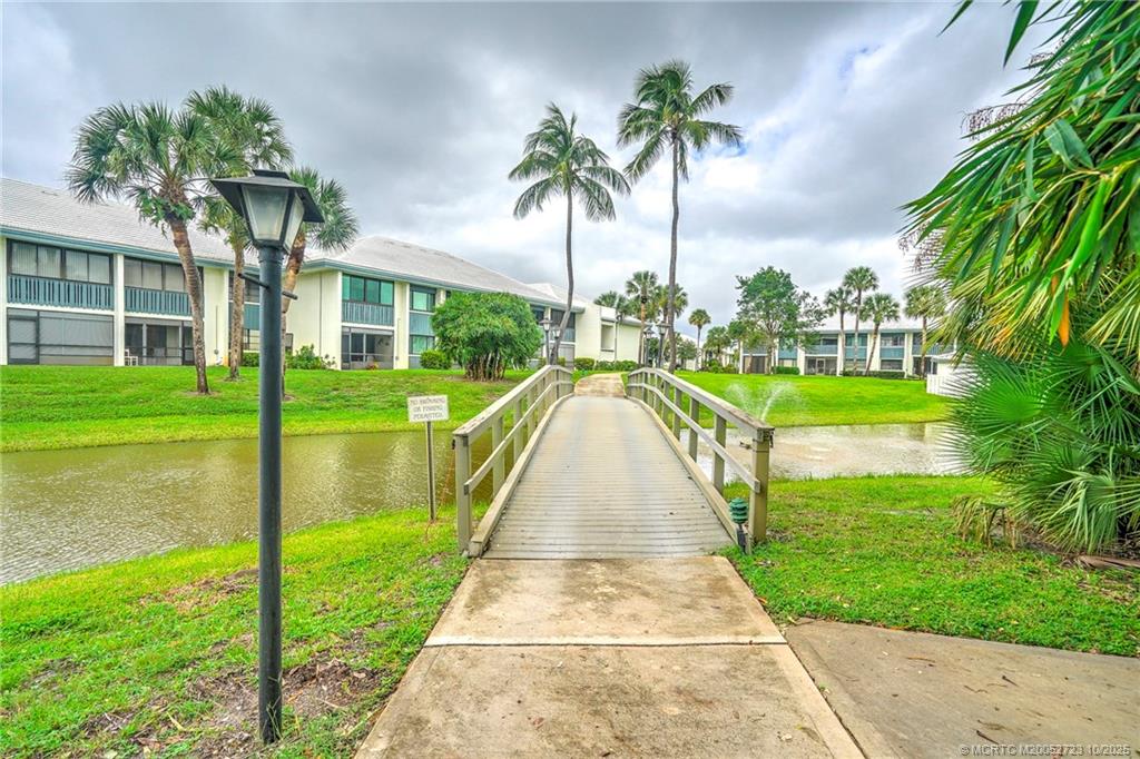 Stuart, Florida 34996, United States, 1 Bedroom Bedrooms, ,2 BathroomsBathrooms,Residential,Active,230845