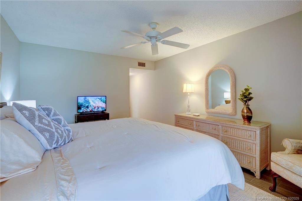 Stuart, Florida 34996, United States, 1 Bedroom Bedrooms, ,2 BathroomsBathrooms,Residential,Active,230845