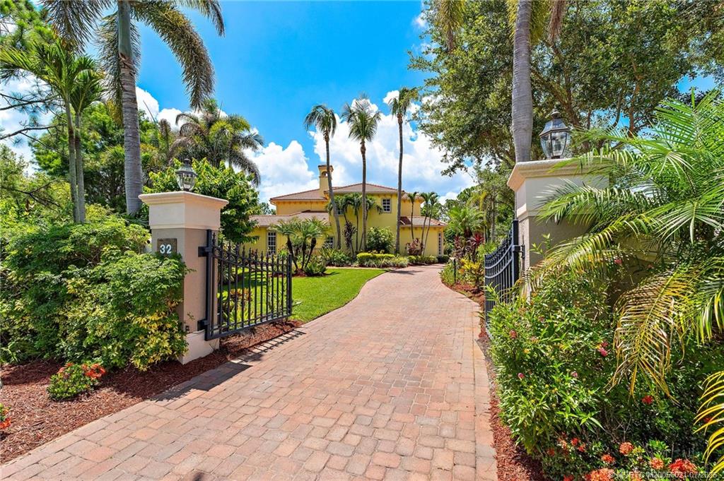 32 SW Wiregrass Court