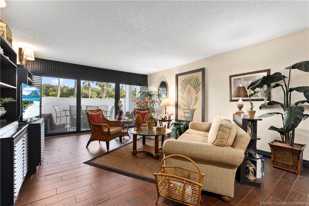 Jensen Beach, Florida 34957, United States, 2 Bedrooms Bedrooms, ,2 BathroomsBathrooms,Residential,Active,189595