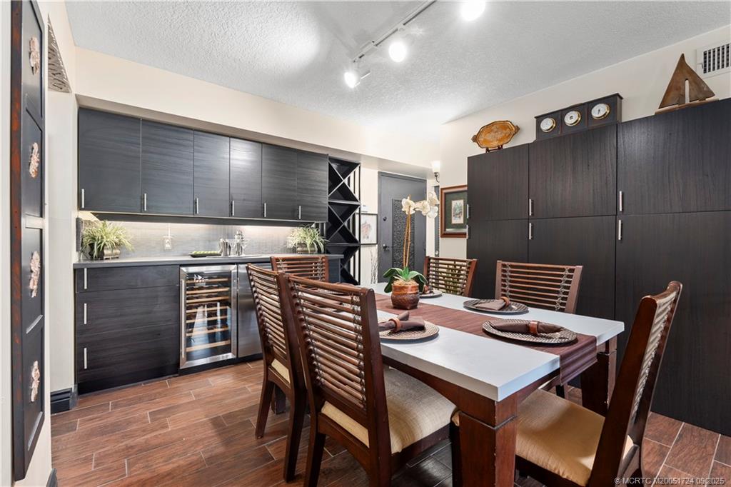 Jensen Beach, Florida 34957, United States, 2 Bedrooms Bedrooms, ,2 BathroomsBathrooms,Residential,Active,189595