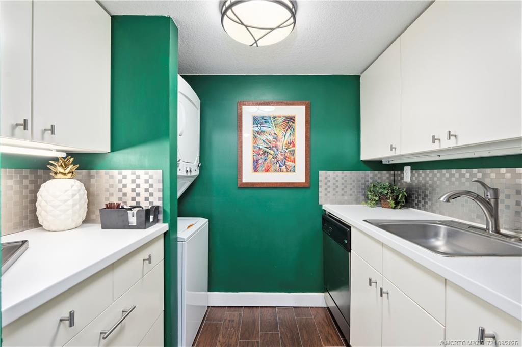 Jensen Beach, Florida 34957, United States, 2 Bedrooms Bedrooms, ,2 BathroomsBathrooms,Residential,Active,189595