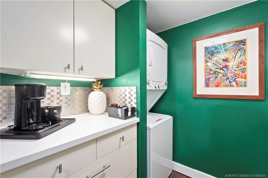 Jensen Beach, Florida 34957, United States, 2 Bedrooms Bedrooms, ,2 BathroomsBathrooms,Residential,Active,189595