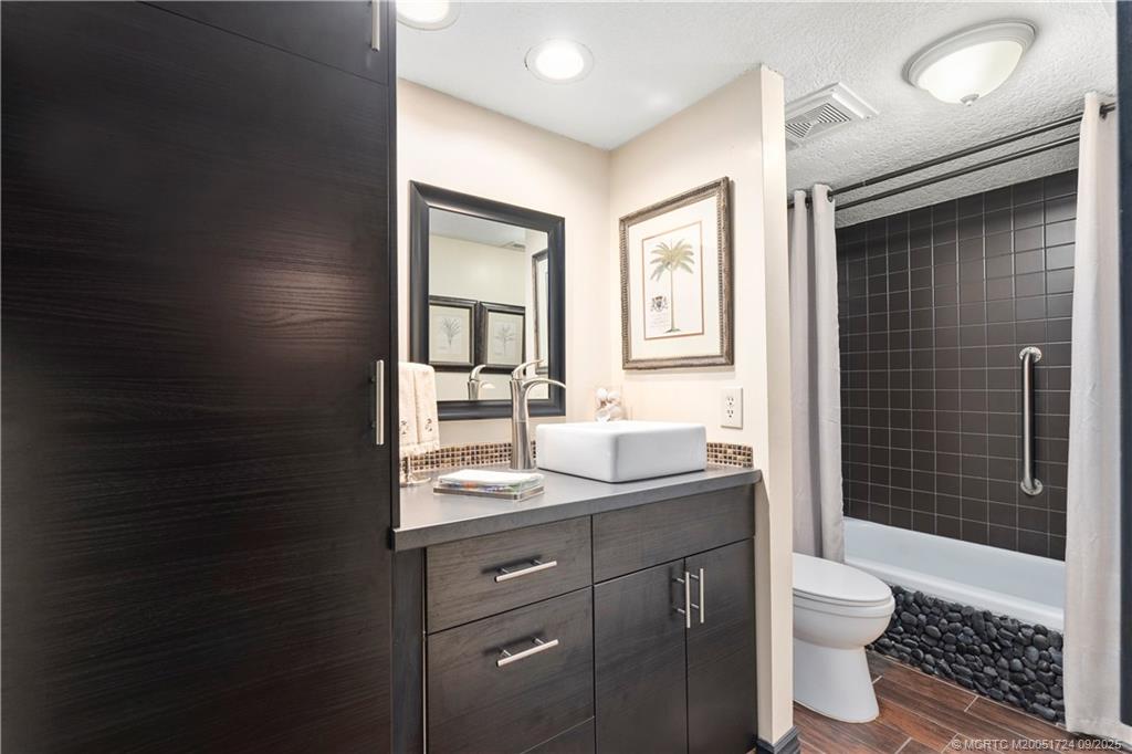 Jensen Beach, Florida 34957, United States, 2 Bedrooms Bedrooms, ,2 BathroomsBathrooms,Residential,Active,189595