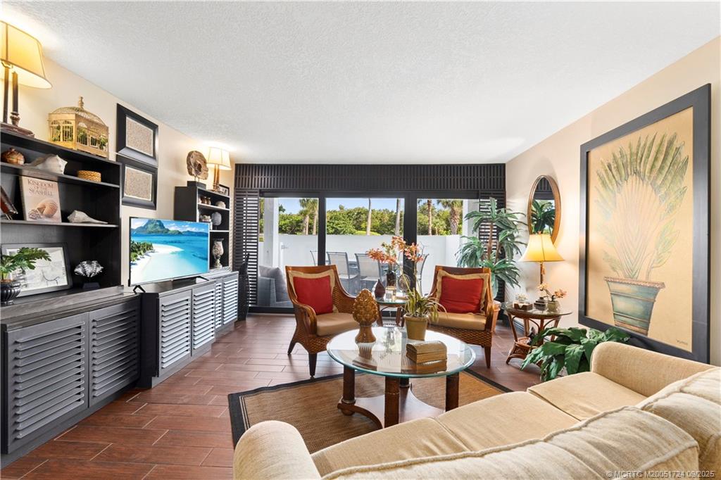 Jensen Beach, Florida 34957, United States, 2 Bedrooms Bedrooms, ,2 BathroomsBathrooms,Residential,Active,189595