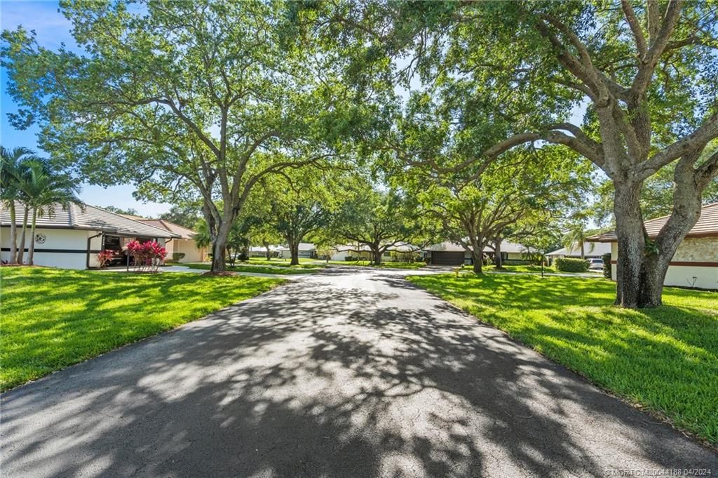 Photo of 4979 SE Hanson Circle, Stuart, FL 34997 (MLS # M20044188)