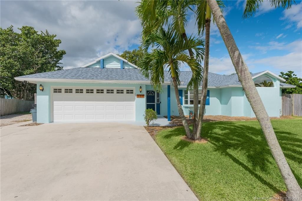 Photo of 569 NE Lima Vias, Jensen Beach, FL 34957 (MLS # M20041527)
