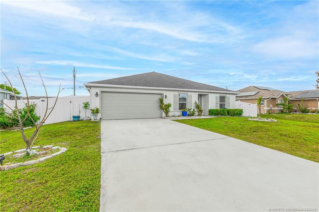 Photo of 549 SW Prado Avenue, Port Saint Lucie, FL 34983 (MLS # M20055444)