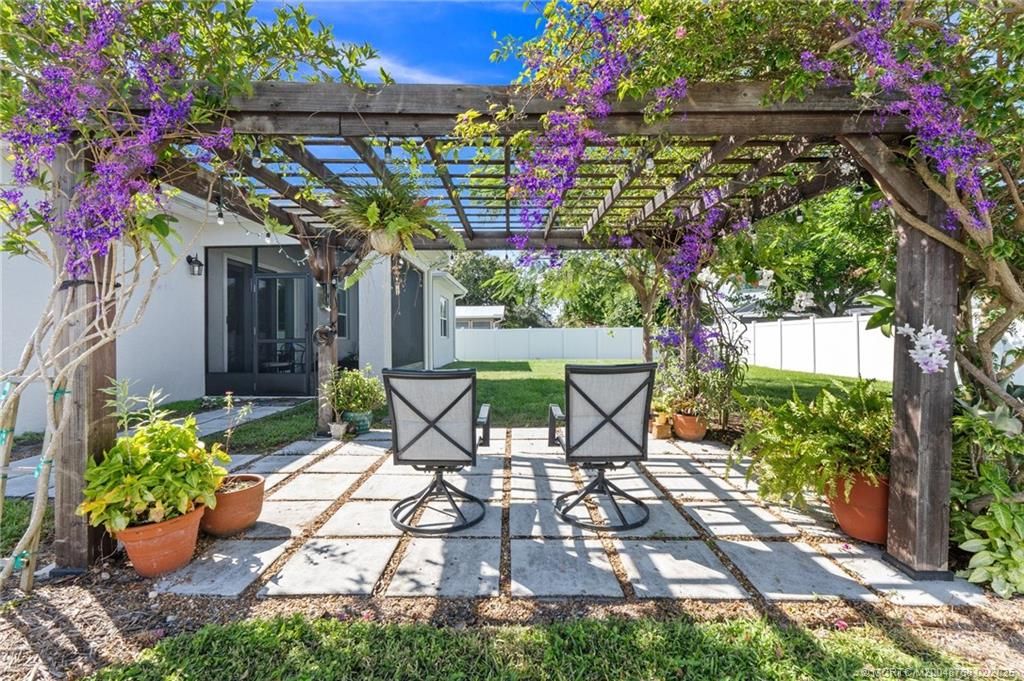 Photo of 2401 SE Mariposa Avenue, Port Saint Lucie, FL 34952 (MLS # M20048768)