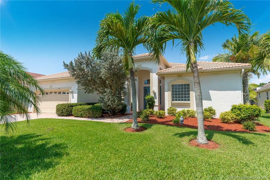 Photo of 2218 SE Stonehaven Road, Port Saint Lucie, FL 34952 (MLS # M20044784)
