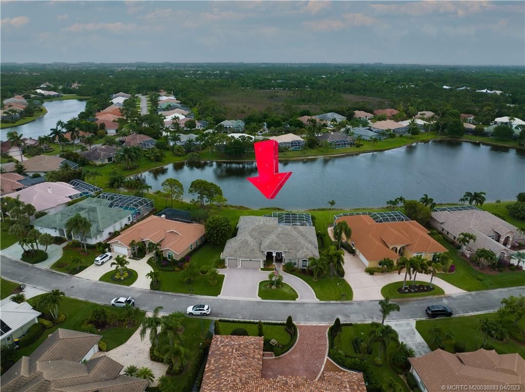 Photo of 8091 SE Woodlake Lane, Hobe Sound, FL 33455 (MLS # M20038893)
